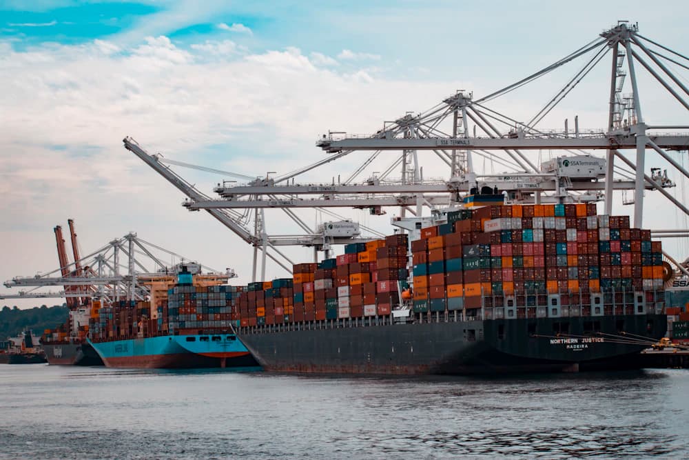 E-Commerce Logistics & COD